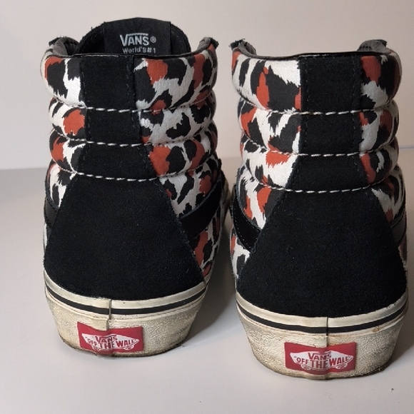 Vans Red and Black Sk8-Hi Sneakers High-Top Design - Picture 6 of 8